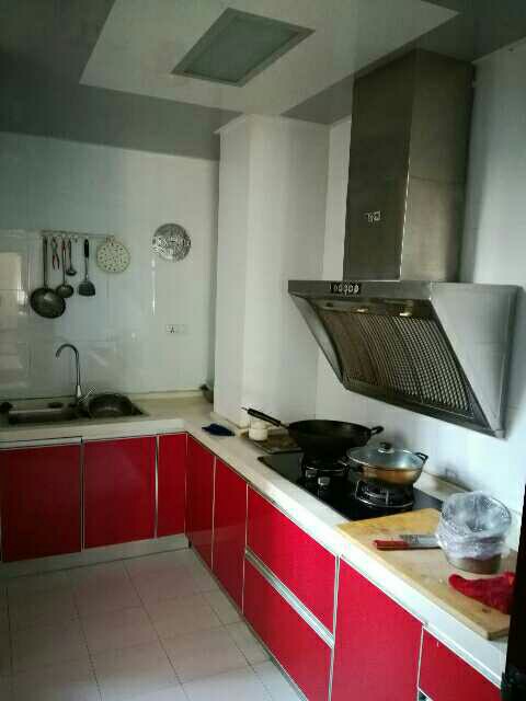 精裝三房，采光明亮，交通方便，上學方便