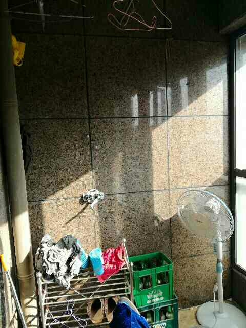 精裝三房，采光明亮，交通方便，上學方便