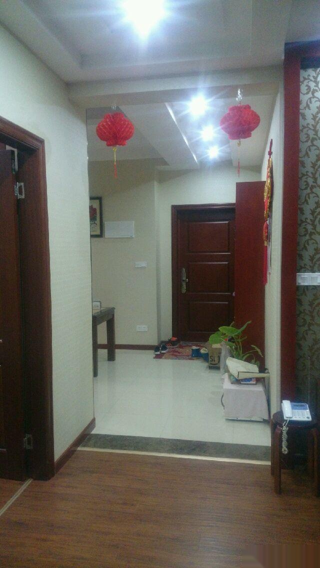 乾坤豪府中層3室2廳2衛(wèi)精裝出售