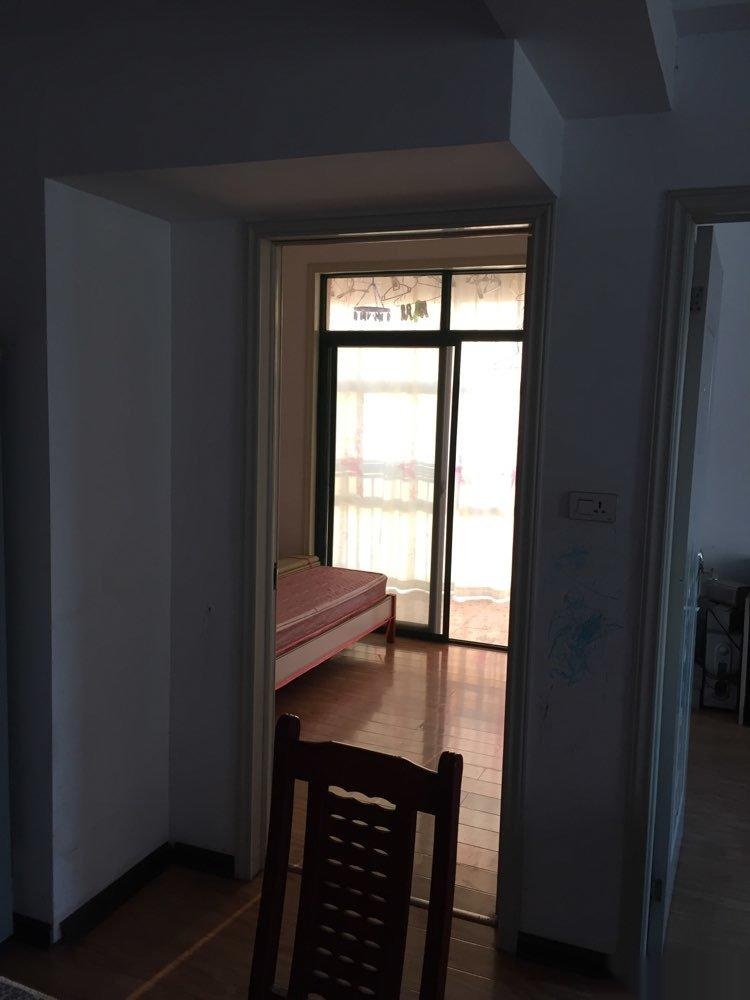 ---体育馆奥林星城3室2厅1卫(个人)