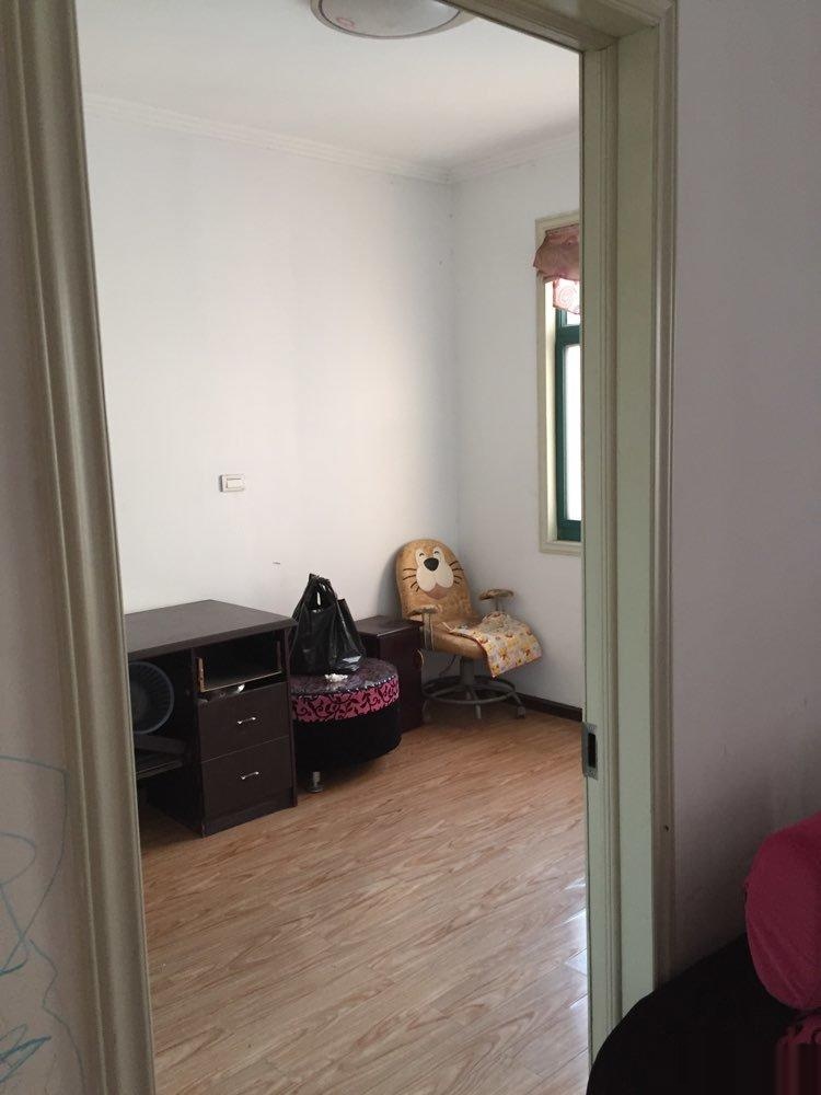 ---体育馆奥林星城3室2厅1卫(个人)