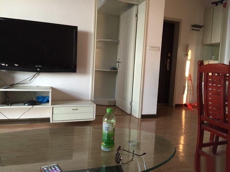 ---体育馆奥林星城3室2厅1卫(个人)