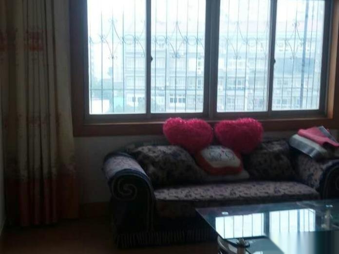 ---黃陂路長征路交匯處黃孝花園3室2廳1衛(wèi)中等裝修