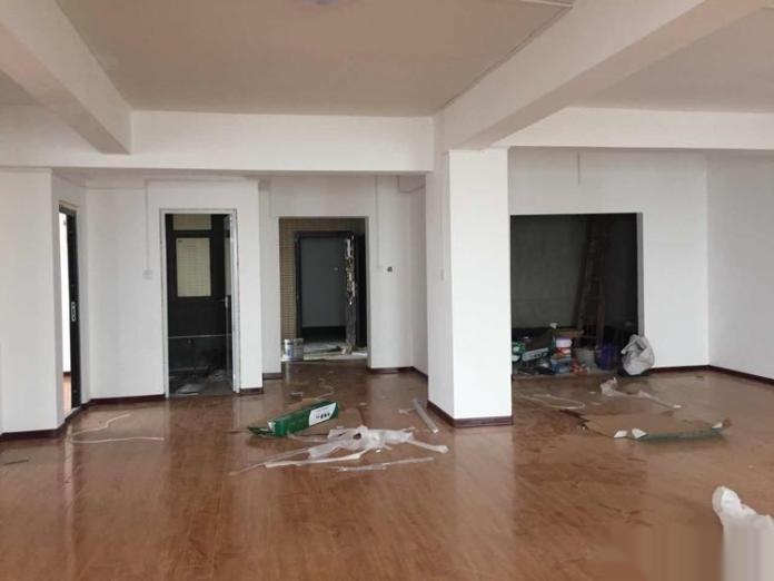 -保麗國際廣場28樓138平4室2廳2衛(wèi)(個人)