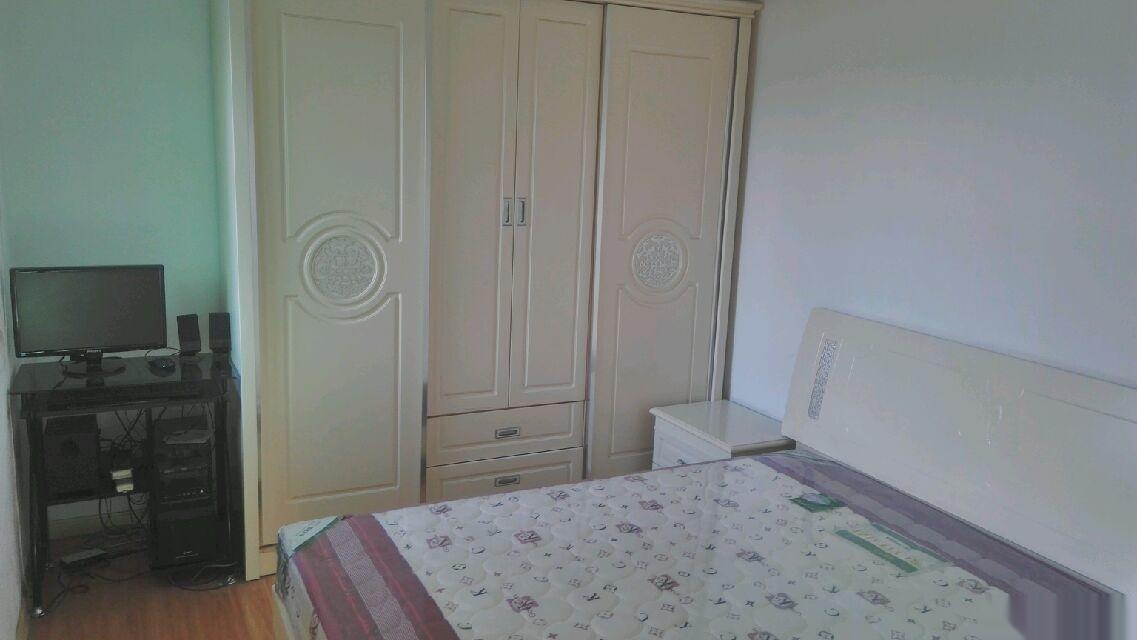 ------北京路紅峰苑六樓2室，新裝修，新家電，城鐵旁！