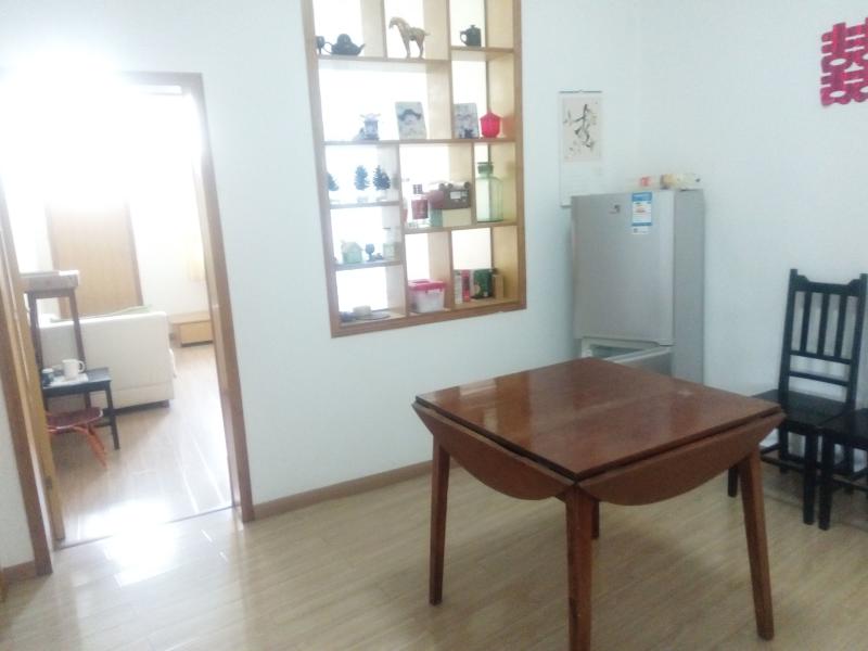 長征路八里街理絲小區(qū)三樓 3室1廳1衛(wèi)雙陽臺中裝28萬