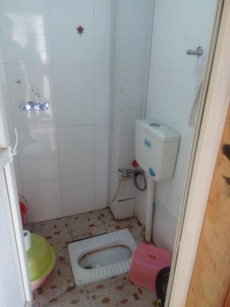 長(zhǎng)征路八里街理絲小區(qū)三樓3室1廳1衛(wèi)雙陽(yáng)臺(tái)中裝28萬(wàn)