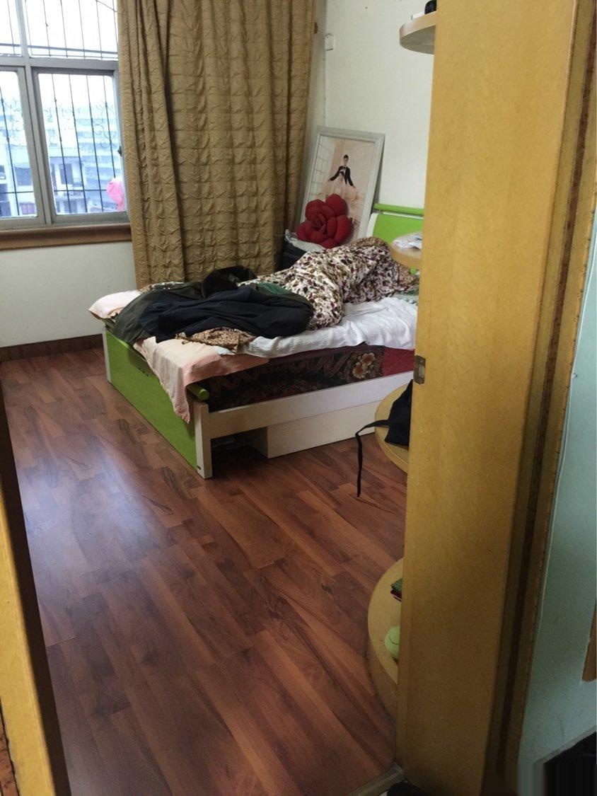 ----槐荫大道宇济城中城6楼精装家电齐全3室120平米