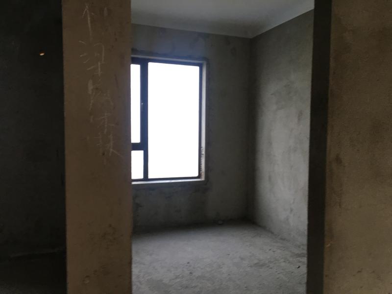 城鐵口協(xié)豐溫哥華65萬元103㎡3室2廳2衛(wèi)毛坯出售