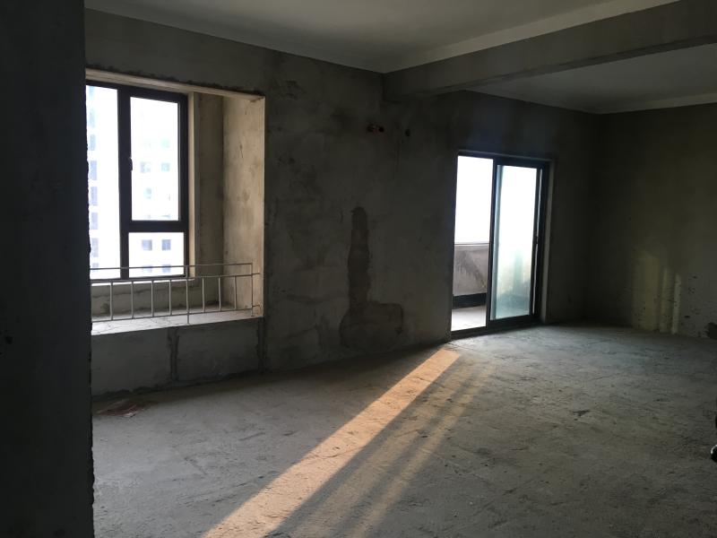 城鐵口協(xié)豐溫哥華65萬元103㎡3室2廳2衛(wèi)毛坯出售