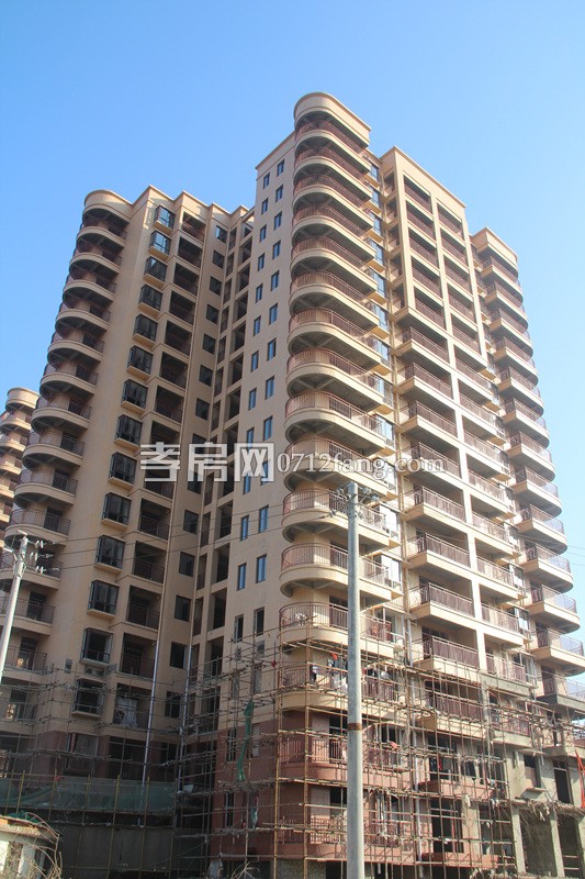 柳岸春城項(xiàng)目進(jìn)度 9號(hào)樓下月可封頂