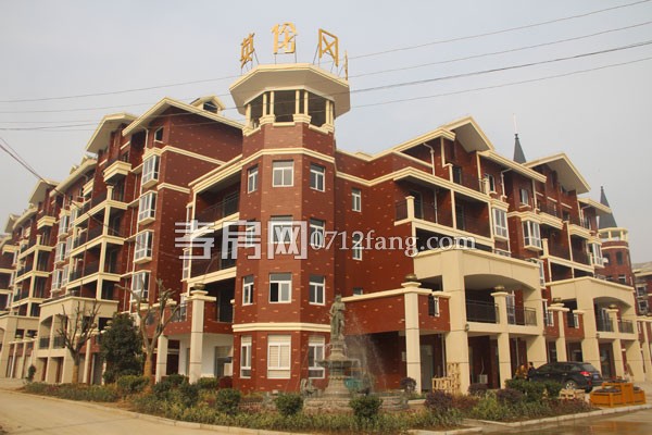 英倫風(fēng)情新進(jìn)度 2號樓正在拆除腳手架