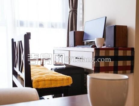 <a class=link_word data-cke-saved-href=http://www.365zxb.com/cases/index.htm href=http://www.365zxb.com/cases/index.htm target=_blank>現(xiàn)代</a>裝修<a class=link_word data-cke-saved-href=http://www.365zxb.com/cases/index.htm href=http://www.365zxb.com/cases/index.htm target=_blank>風(fēng)格</a>書房 <a class=link_word data-cke-saved-href=http://www.365zxb.com/cases/index.htm href=http://www.365zxb.com/cases/index.htm target=_blank>現(xiàn)代</a>裝修<a class=link_word data-cke-saved-href=http://www.365zxb.com/cases/index.htm href=http://www.365zxb.com/cases/index.htm target=_blank>風(fēng)格</a>書房