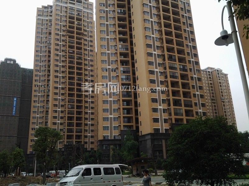 B2185宇濟(jì)濱湖天地蘭苑三室6/19  毛坯 兩證滿二 139.7平米80萬