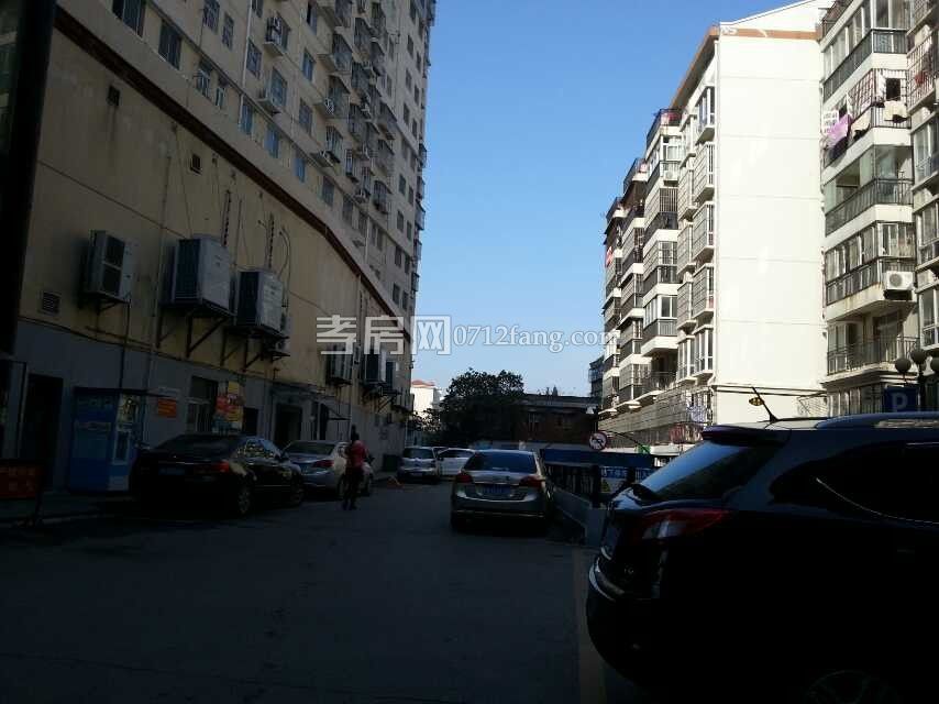 A2651 宇濟(jì)時(shí)代廣場(chǎng) 四室二廳二衛(wèi) 16/19 簡(jiǎn)裝 兩證滿五 面積145平米 售價(jià)80萬 