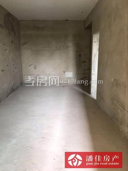 【潘佳房產(chǎn)推薦】【星河天街經(jīng)典小戶型，16/32樓73.6㎡兩室一廳毛坯房39萬，有圖】