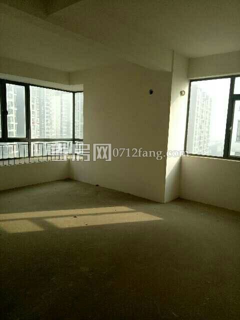 福星城三期 毛坯三房