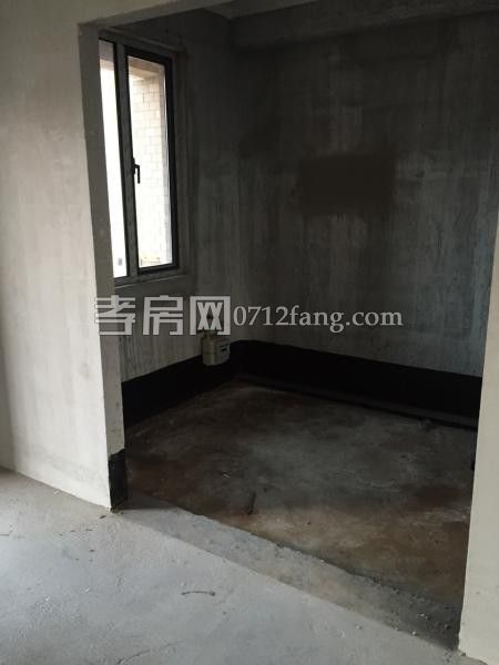 錦繡后湖四期 精裝三樓