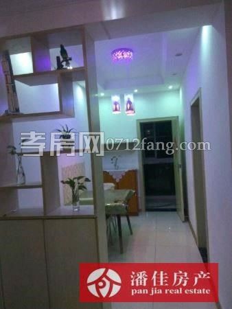 春尚小區(qū)位于中建國(guó)際花園旁邊