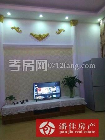 春尚小區(qū)位于中建國(guó)際花園旁邊