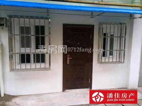 【潘佳房產推薦】香澳路步行街1室1廳1衛(wèi)30平方簡單裝修800/月