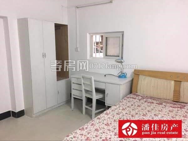 【潘佳房產推薦】香澳路步行街1室1廳1衛(wèi)30平方簡單裝修800/月