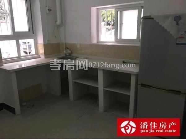 【潘佳房產推薦】香澳路步行街1室1廳1衛(wèi)30平方簡單裝修800/月