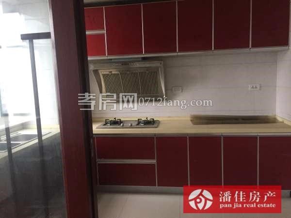 【潘佳房產(chǎn)推薦】全洲國(guó)際北區(qū) 3室2廳1衛(wèi) 130平方 精裝修 2000/月