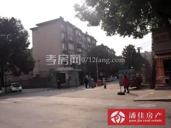 【潘佳房產(chǎn)推薦】北京路萬峰園2室1廳68平方簡單裝修18萬