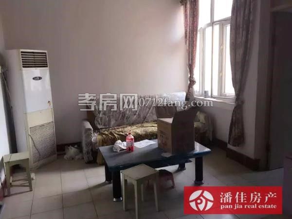 【潘佳房產(chǎn)推薦】北京路萬峰園2室1廳68平方簡單裝修18萬