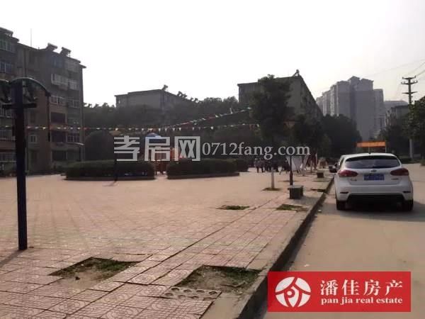 【潘佳房產(chǎn)推薦】北京路萬峰園2室1廳68平方簡單裝修18萬