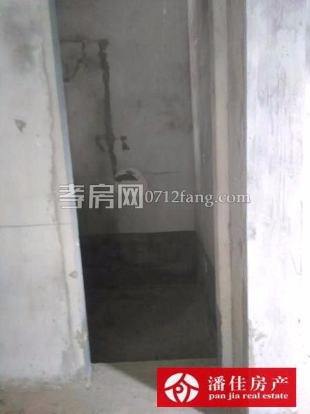 滿兩年濱湖天地蘭苑4室2廳2衛(wèi)2陽臺南北通透采光好