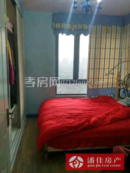 【潘佳房產(chǎn)推薦】【中建國際1期15/28樓99㎡3室2廳1衛(wèi)精裝71萬，有圖】