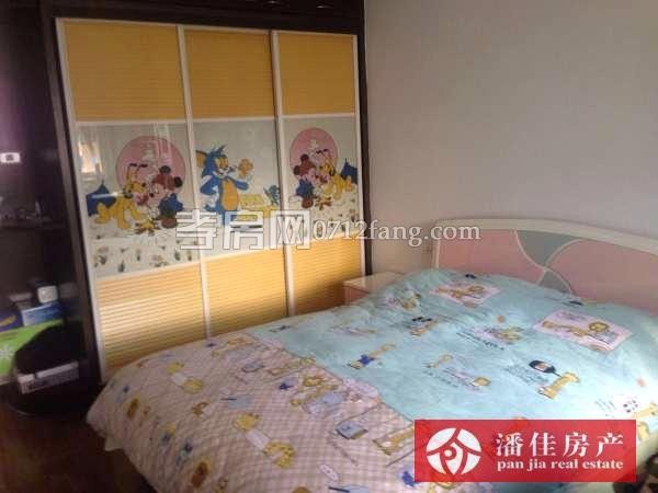 【潘佳房產(chǎn)推薦】【交通路中段國稅局對面文圖宿舍滿兩年，6/6樓105㎡，低價只售27萬，有圖】