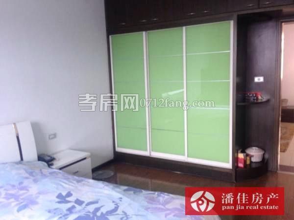 【潘佳房產(chǎn)推薦】【交通路中段國稅局對面文圖宿舍滿兩年，6/6樓105㎡，低價只售27萬，有圖】