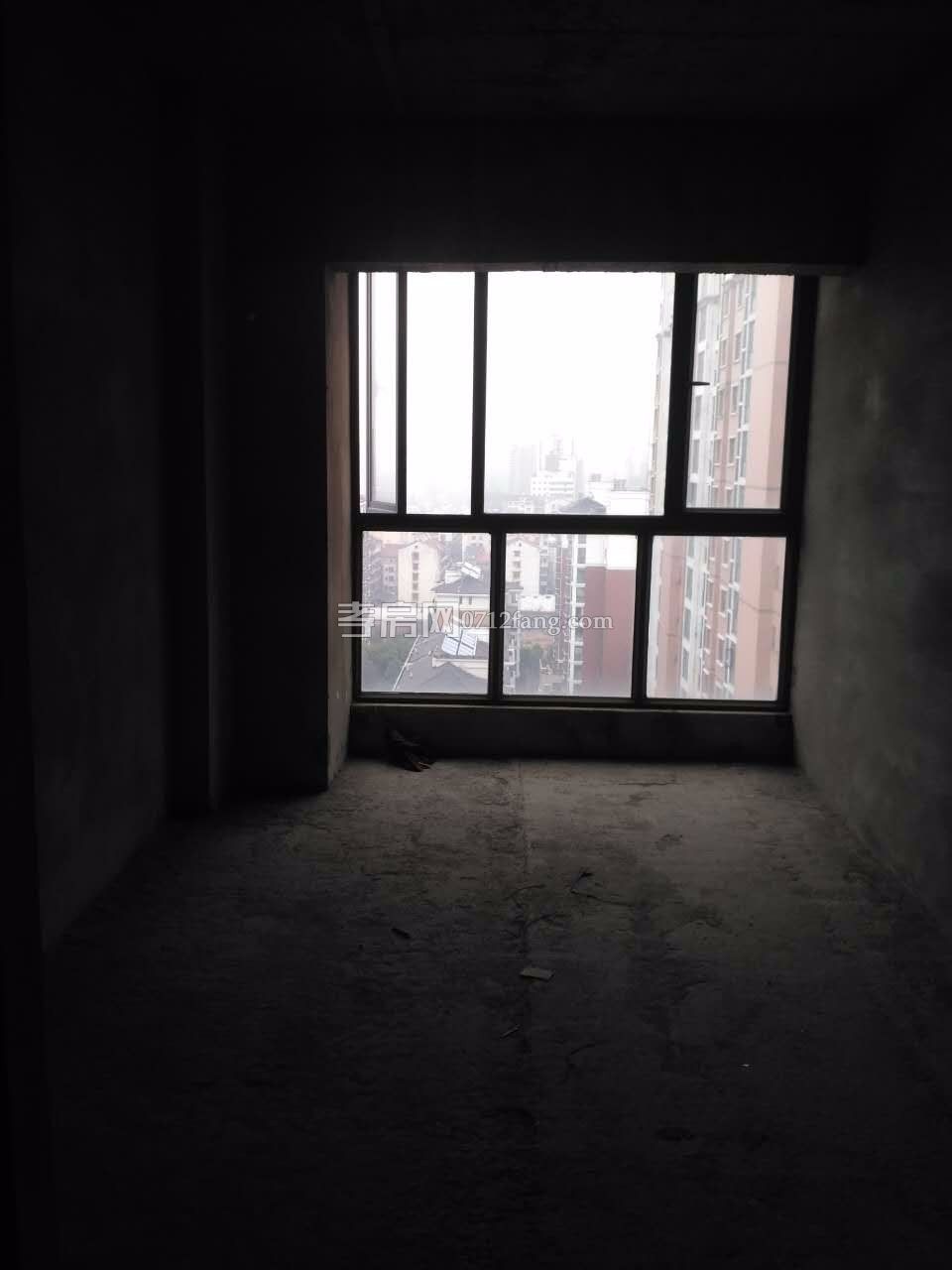 送入戶花園！中建國際一期中層114南北通透