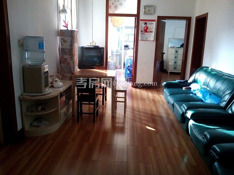 文化路金鯉譚三室一廳一衛(wèi)