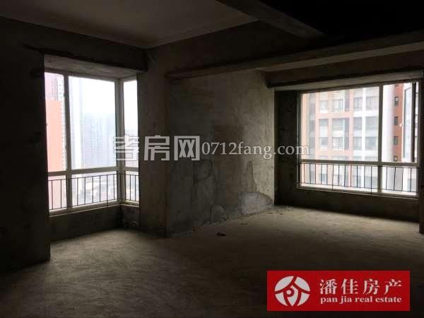 【潘佳房產(chǎn)推薦】【槐蔭大道大潤(rùn)發(fā)超市對(duì)面槐蔭閣4樓110平米三房40萬(wàn)】