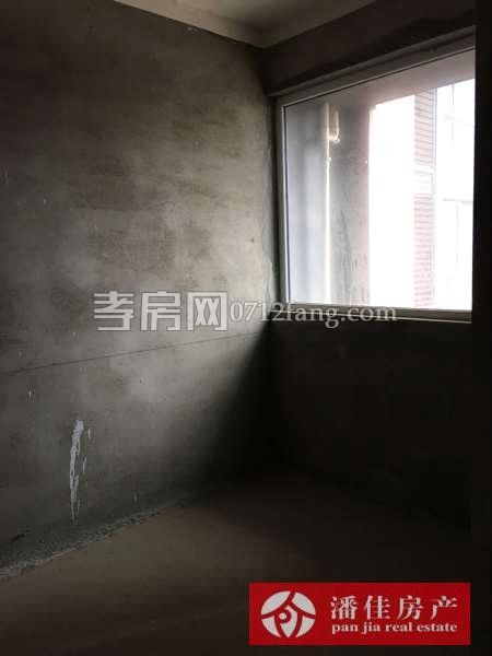 【潘佳房產(chǎn)推薦】【槐蔭大道大潤(rùn)發(fā)超市對(duì)面槐蔭閣4樓110平米三房40萬(wàn)】