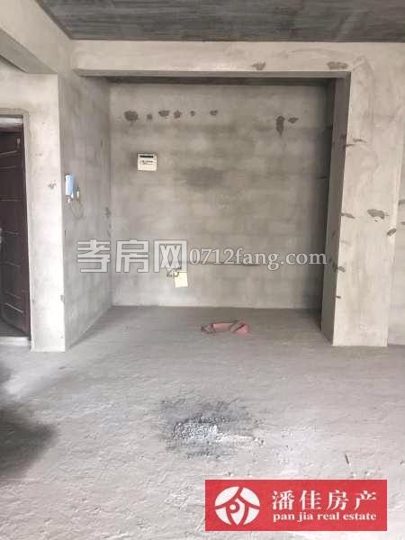 【潘佳房產(chǎn)推薦】【滿二保麗廣場 商業(yè)街105平高層精裝生活購物一體80萬】