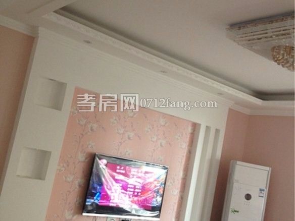 錦繡后湖二期電梯房經(jīng)典三房，131.36平精裝修中間