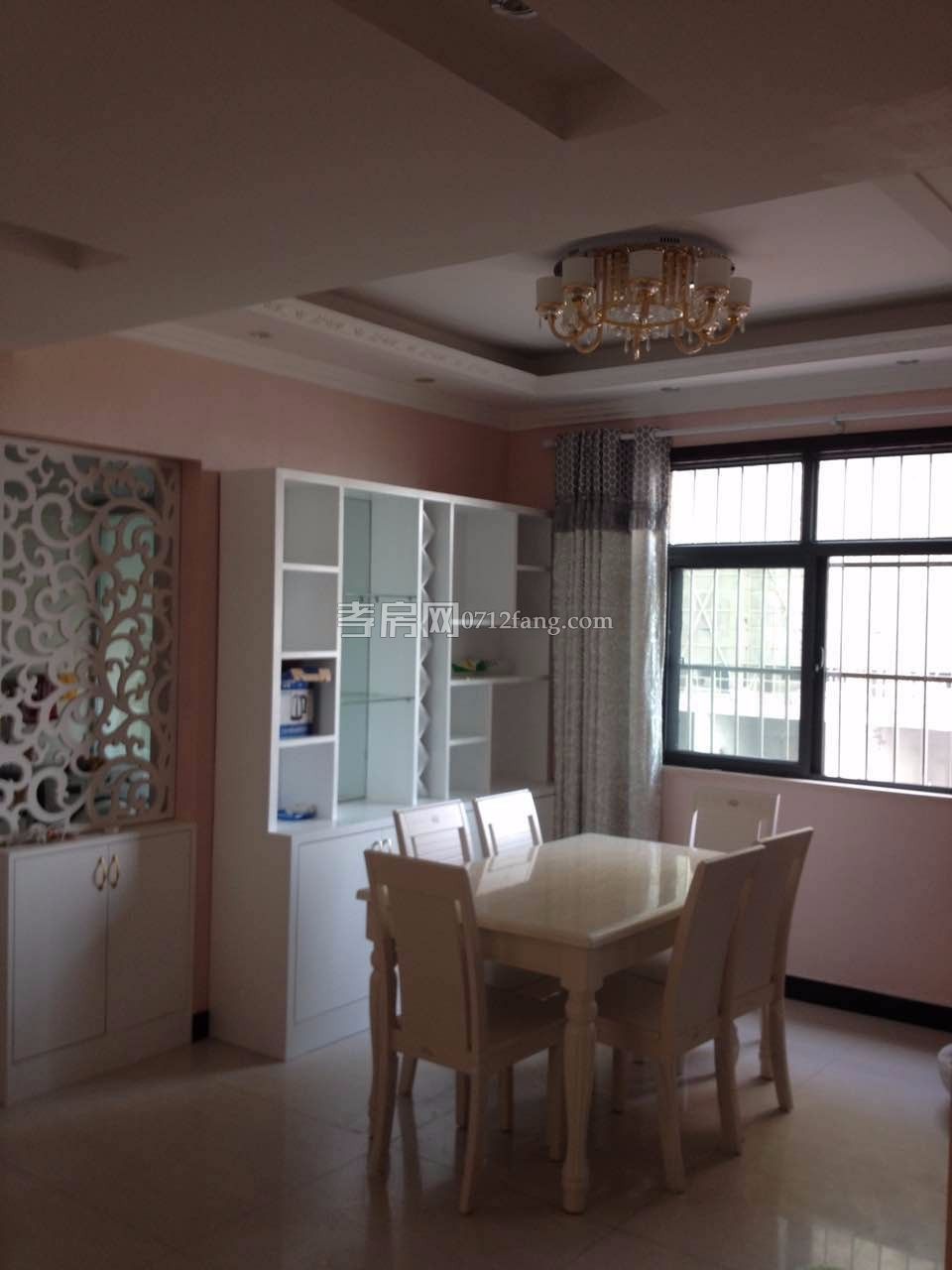 同升小區(qū)長(zhǎng)征路上帶20平米車庫(kù)1/6樓126.4毛坯50萬