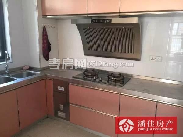 【潘佳房產推薦】【鴻博學府2/19樓112㎡3室2廳1衛(wèi)中裝出租】