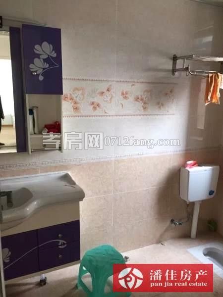 【潘佳房产推荐】【鸿博学府2/19楼112㎡3室2厅1卫中装出租】