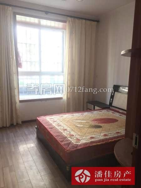 【潘佳房產(chǎn)推薦】【泰陽城2/6樓126平米中等裝修擰包入住出租，有圖】