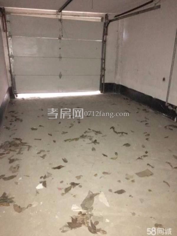 滿五 永新小區(qū)3室2廳1衛(wèi)126平簡單裝修3樓