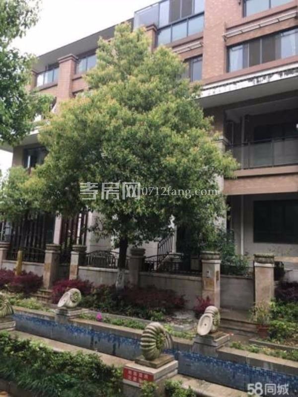 滿五 永新小區(qū)3室2廳1衛(wèi)126平簡單裝修3樓