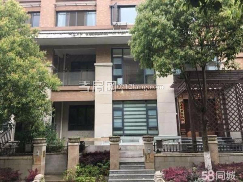 滿五 永新小區(qū)3室2廳1衛(wèi)126平簡單裝修3樓