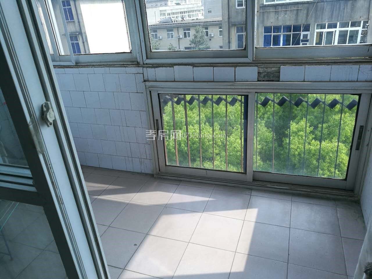 【潘佳房產(chǎn)推薦】北京路萬峰園2室1廳68平方簡單裝修18萬