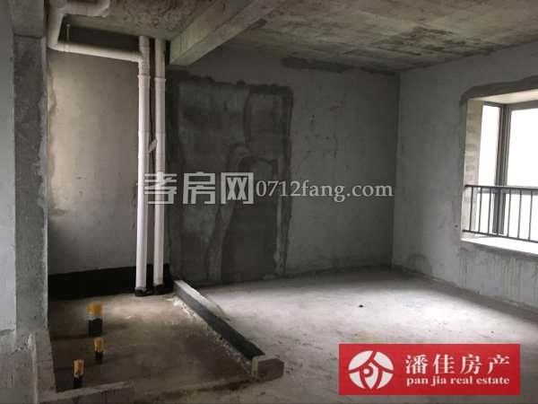 槐蔭東岸一期3室2廳102平方毛坯57萬